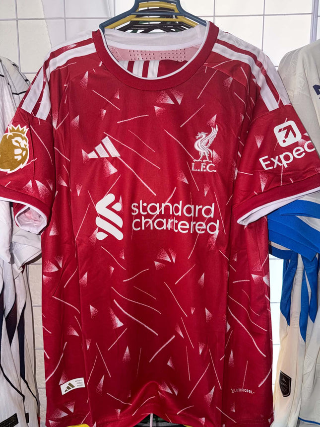 liverpool local 26/27 conjunto