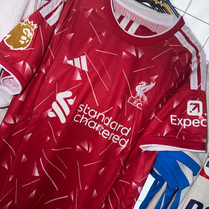 liverpool local 26/27 conjunto